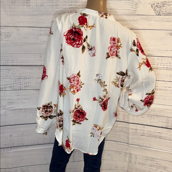 NWOT Floral V-Neck Long-Sleeve Blouse - White with Pink & Red Roses - Picture 6 of 6